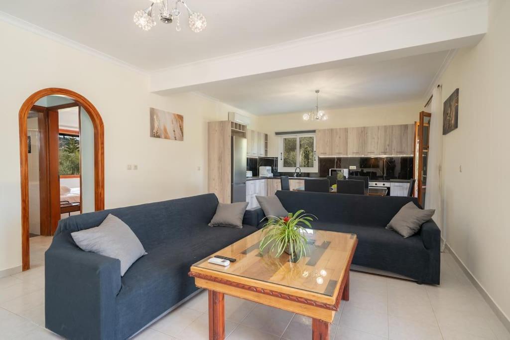 Afroditi Holiday Home- Green View Apartment Svoronata Bagian luar foto